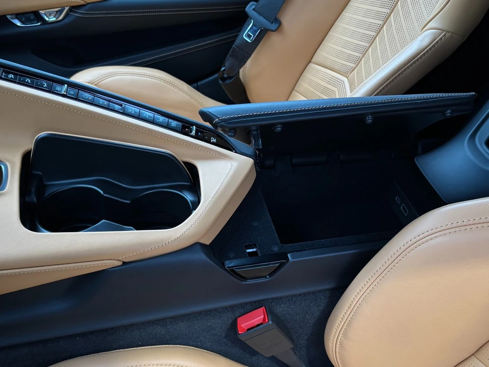 2025 Chevrolet Corvette C8 Z06 - Image 15 of 31