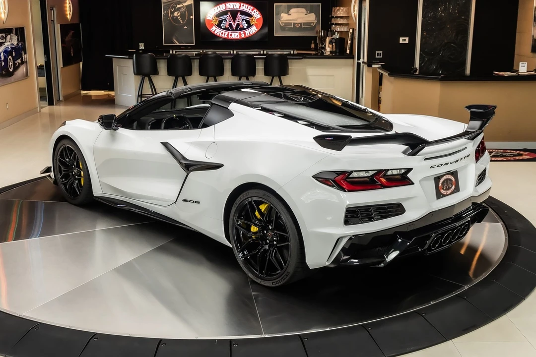 2025 Chevrolet Corvette C8 Z06 - Image 16 of 24