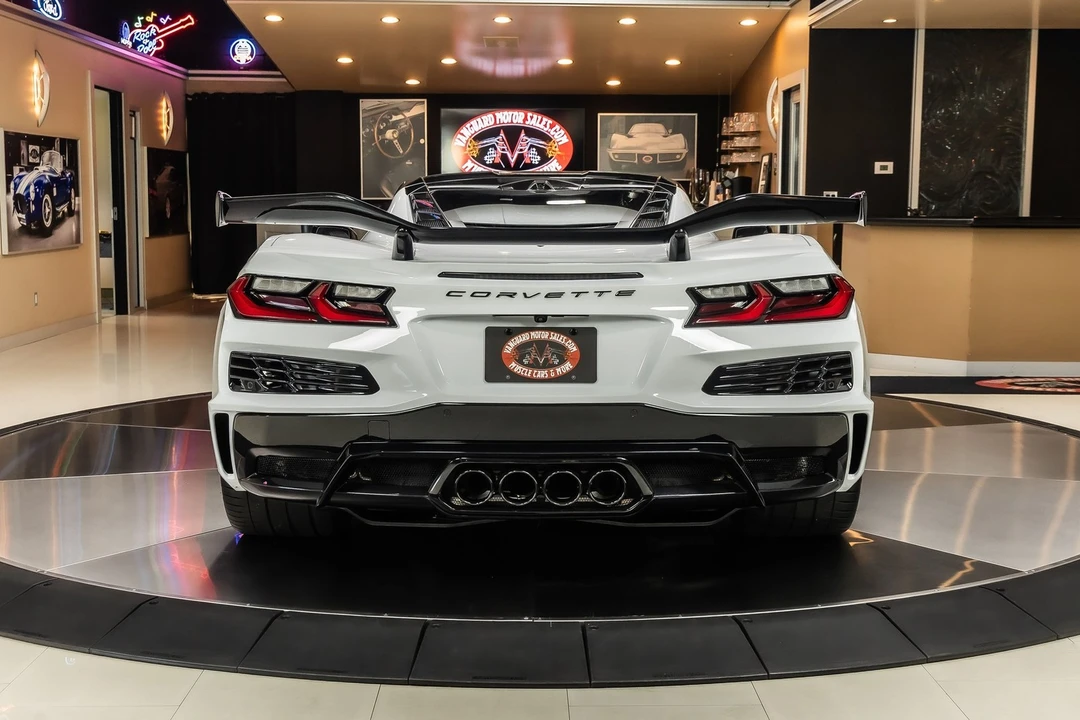 2025 Chevrolet Corvette C8 Z06 - Image 13 of 24