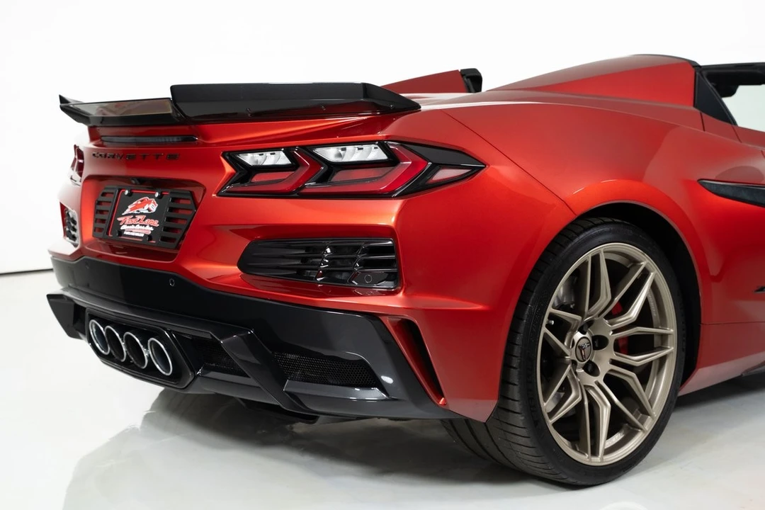 2025 Chevrolet Corvette C8 Z06 - Image 18 of 21