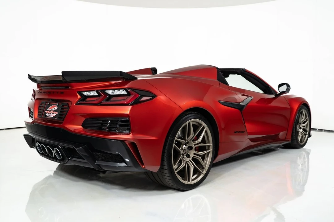 2025 Chevrolet Corvette C8 Z06 - Image 17 of 21