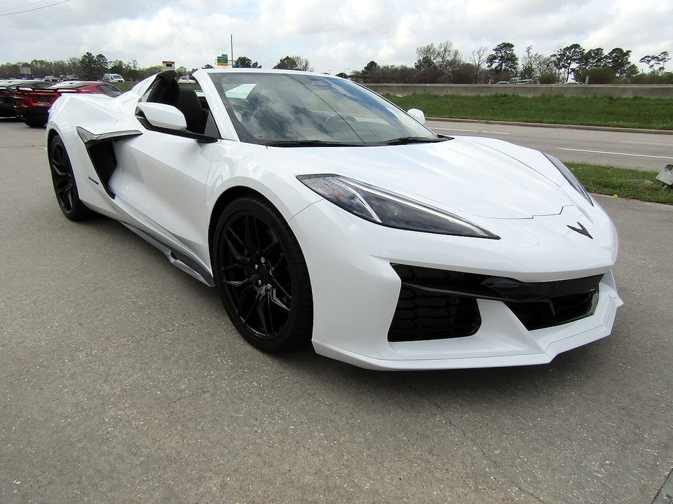 2025 Chevrolet Corvette C8 Z06 - Image 3 of 20
