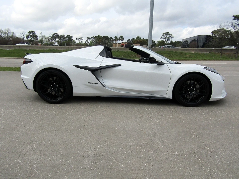 2025 Chevrolet Corvette C8 Z06 - Image 4 of 20