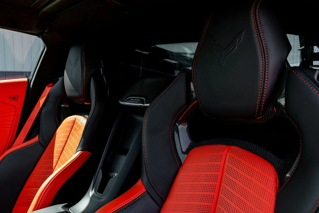 2025 Chevrolet Corvette C8 Z06 - Image 17 of 29