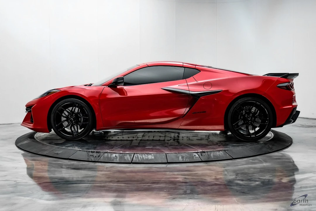 2025 Chevrolet Corvette C8 Z06 - Image 6 of 12