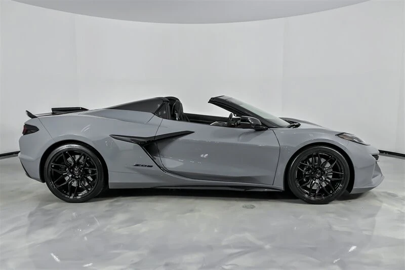 2025 Chevrolet Corvette C8 Z06 - Image 14 of 21