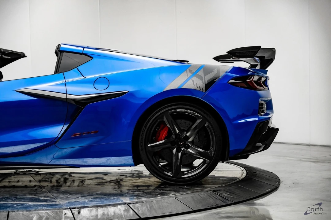 2025 Chevrolet Corvette C8 Z06 - Image 9 of 12