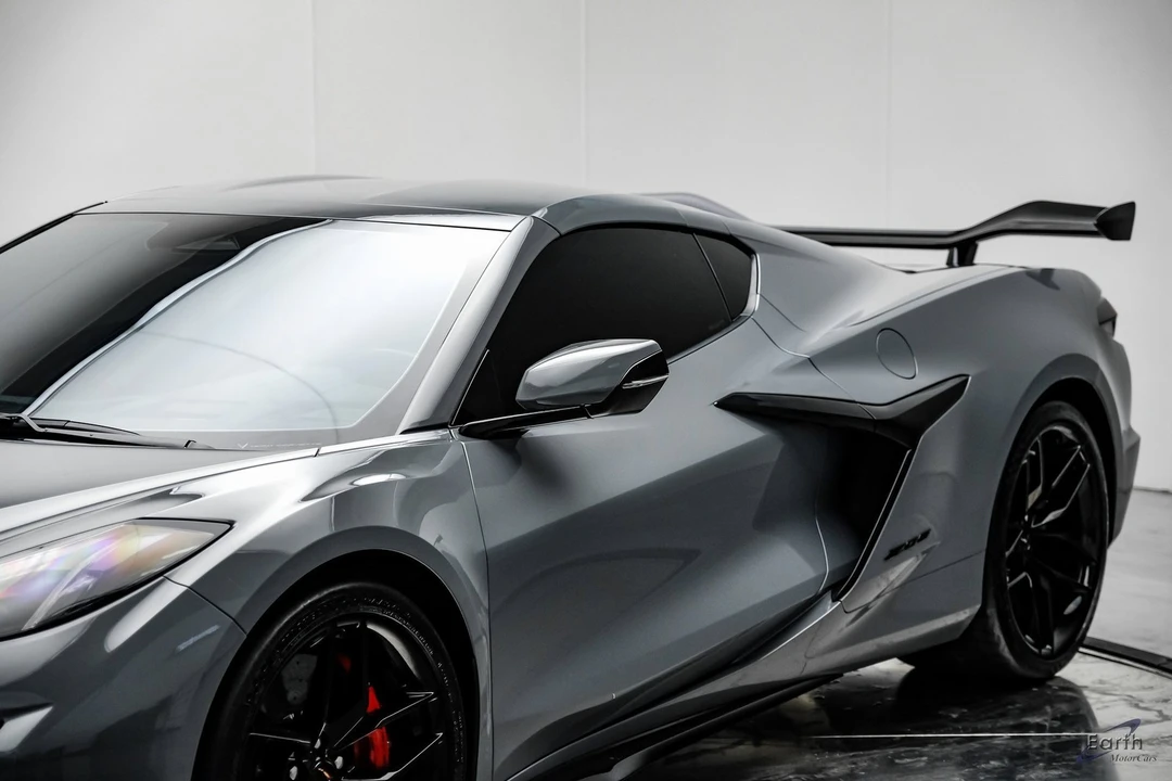 2025 Chevrolet Corvette C8 Z06 - Image 11 of 12