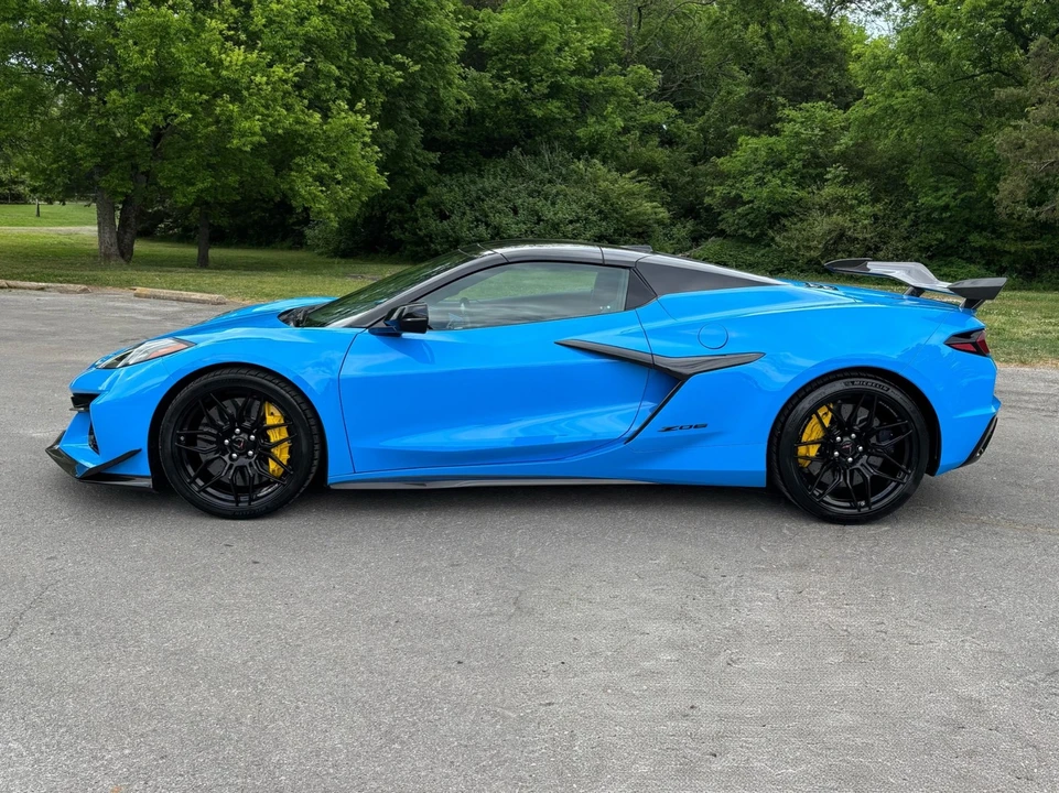 2025 Chevrolet Corvette C8 Z06 - Image 8 of 31