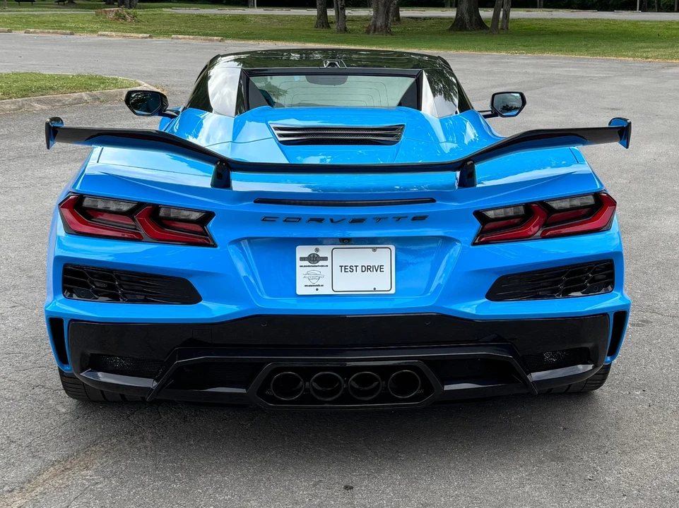 2025 Chevrolet Corvette C8 Z06 - Image 6 of 31
