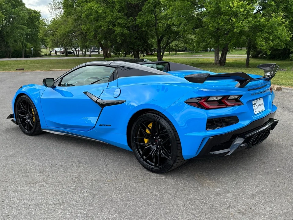 2025 Chevrolet Corvette C8 Z06 - Image 4 of 31