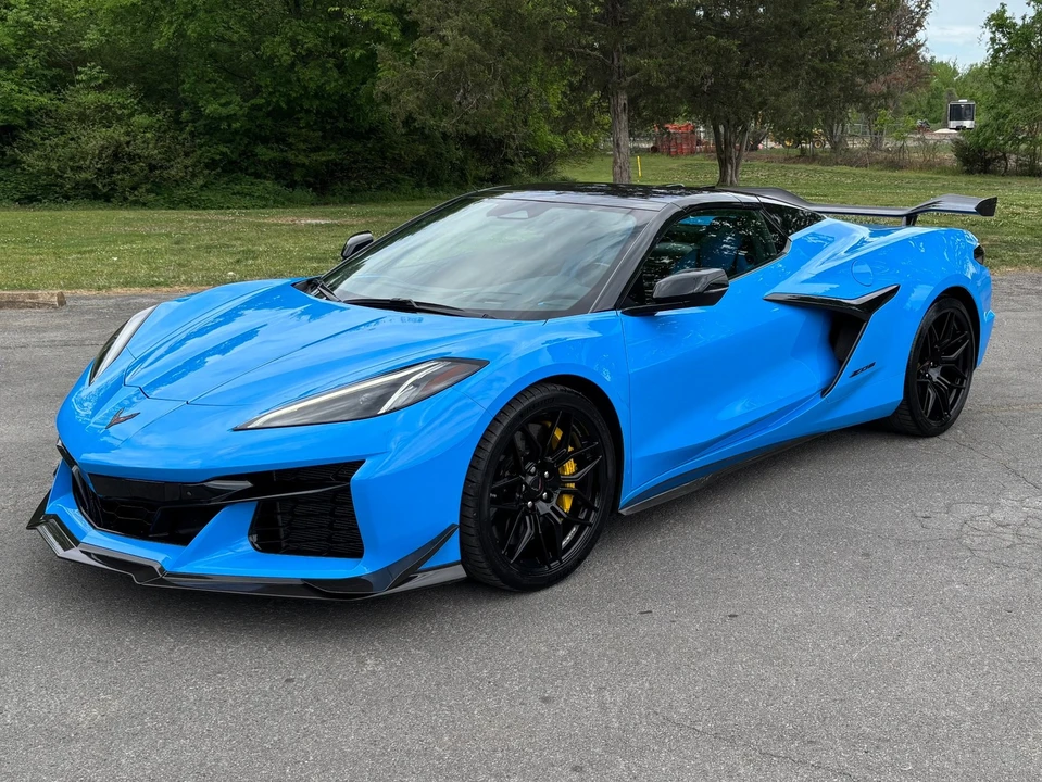 2025 Chevrolet Corvette C8 Z06 - Image 2 of 31