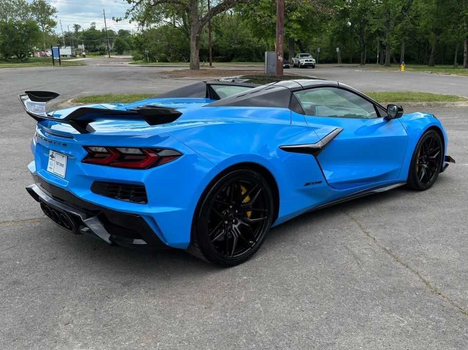 2025 Chevrolet Corvette C8 Z06 - Image 3 of 31
