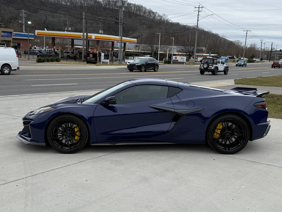 2025 Chevrolet Corvette C8 Z06 - Image 8 of 12