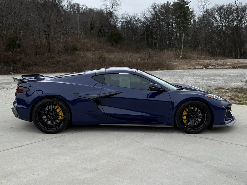 2025 Chevrolet Corvette C8 Z06 - Image 7 of 12