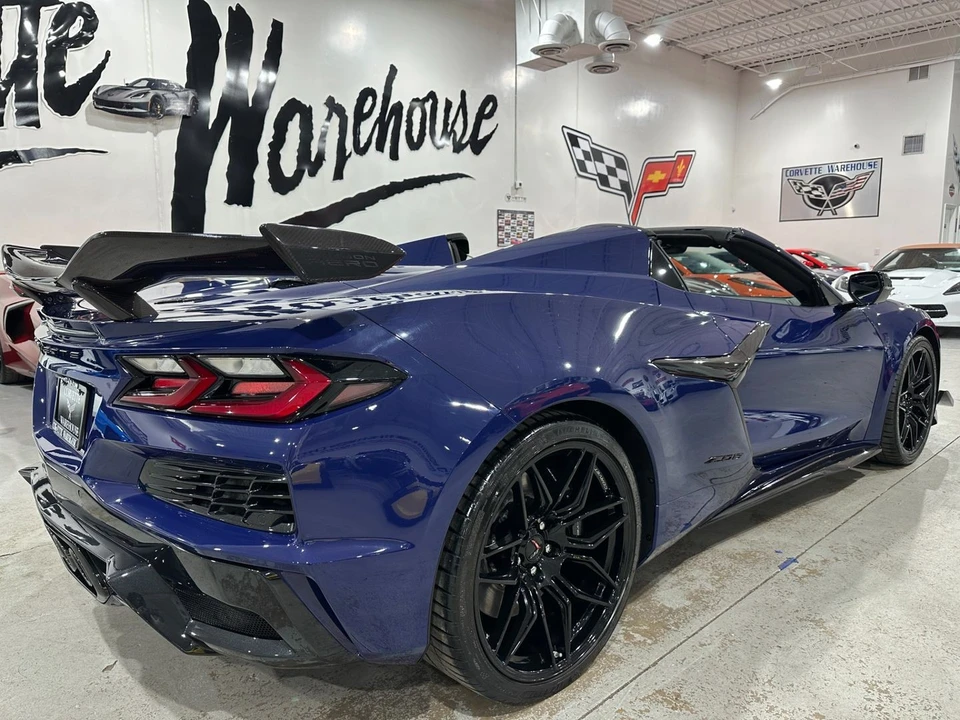 2025 Chevrolet Corvette C8 Z06 - Image 17 of 21