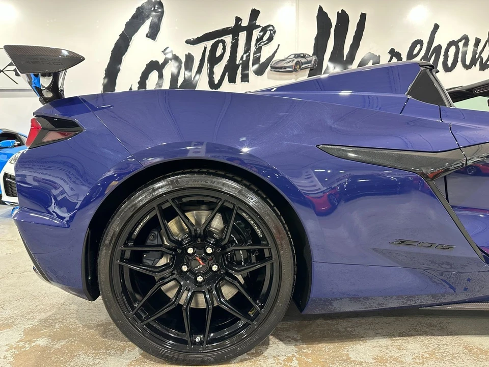 2025 Chevrolet Corvette C8 Z06 - Image 18 of 21
