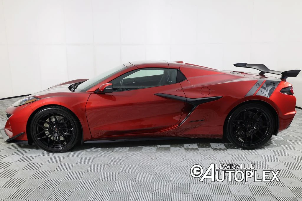 2025 Chevrolet Corvette C8 Z06 - Image 10 of 31
