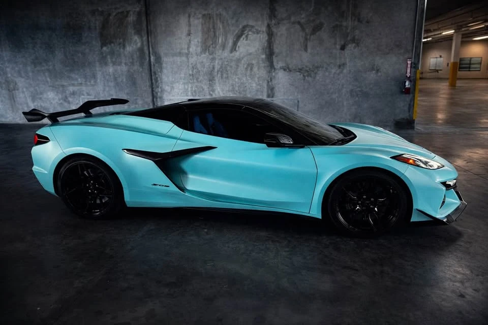 2025 Chevrolet Corvette C8 Z06 - Image 8 of 13