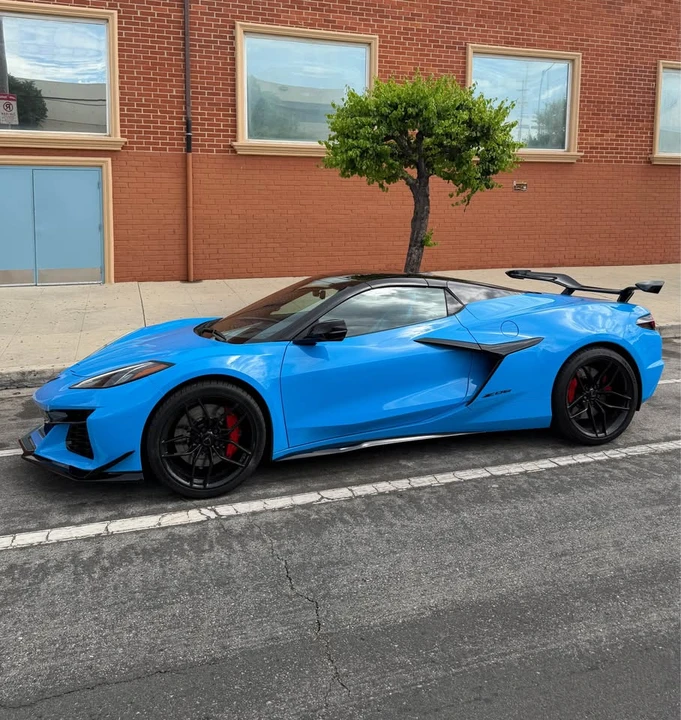 2025 Chevrolet Corvette C8 Z06 - Image 18 of 19