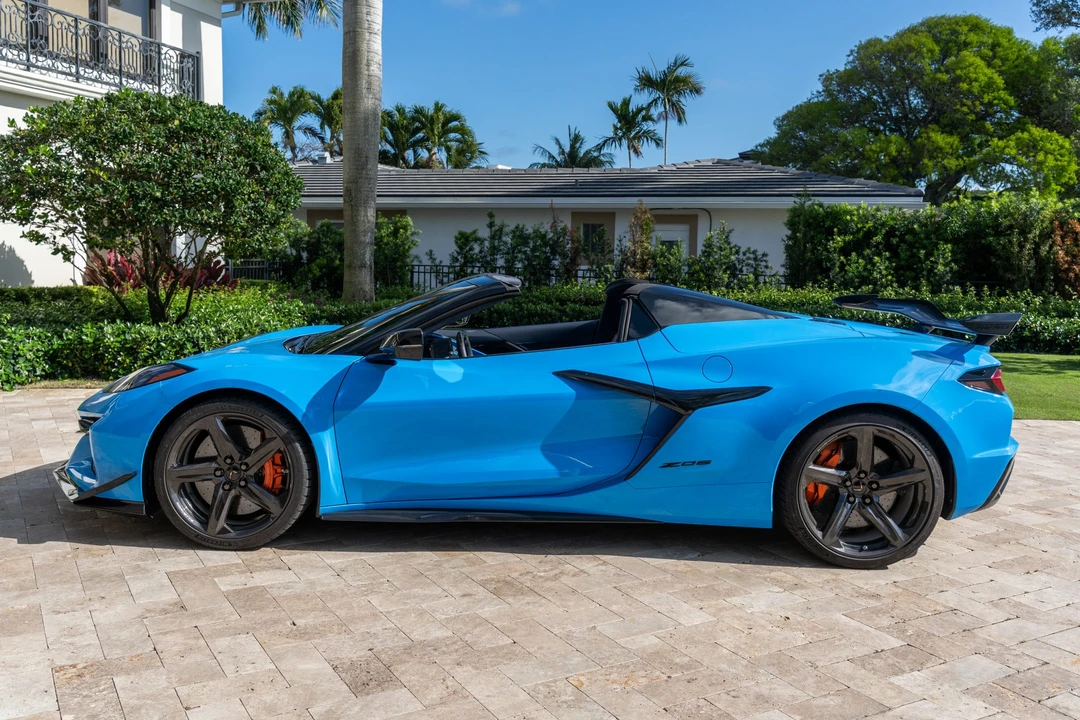 2025 Chevrolet Corvette C8 Z06 - Image 3 of 31