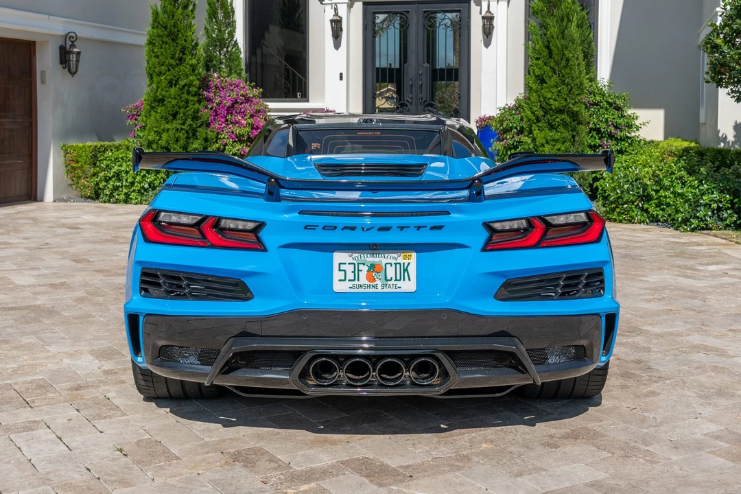 2025 Chevrolet Corvette C8 Z06 - Image 14 of 31