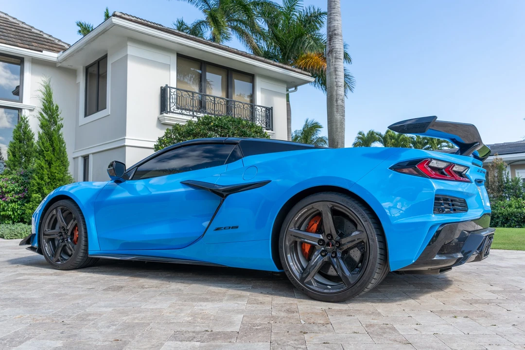 2025 Chevrolet Corvette C8 Z06 - Image 12 of 31