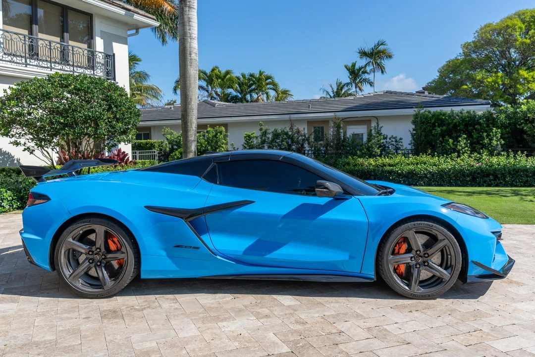 2025 Chevrolet Corvette C8 Z06 - Image 19 of 31