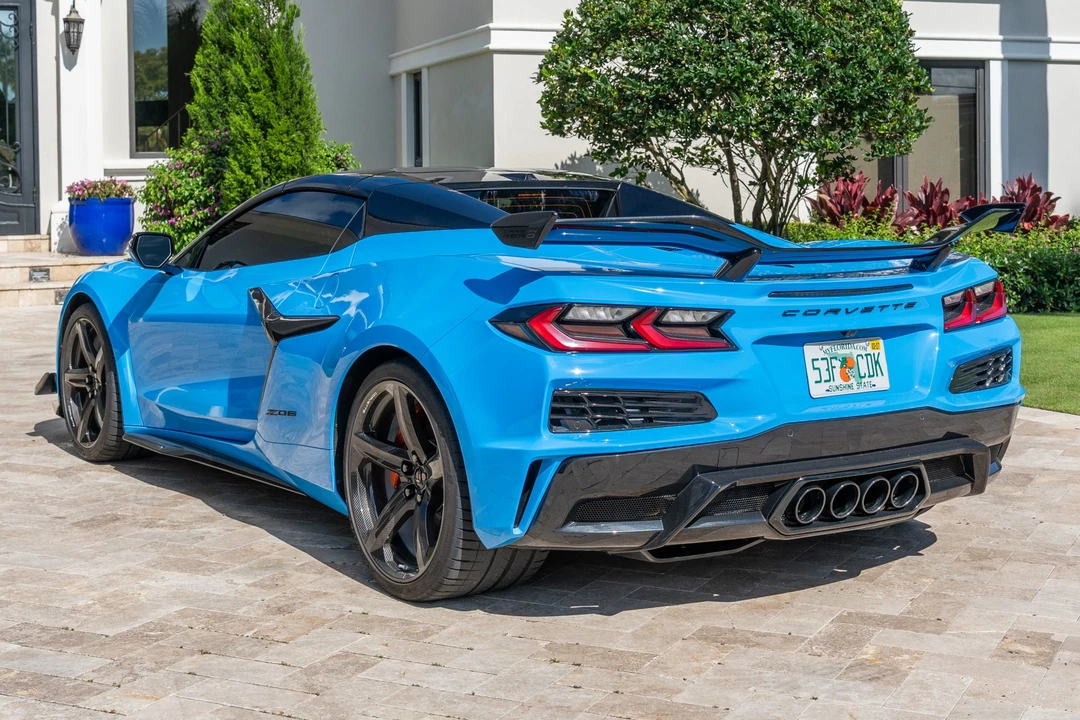 2025 Chevrolet Corvette C8 Z06 - Image 13 of 31
