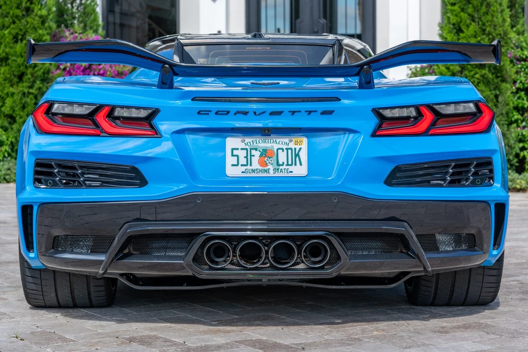 2025 Chevrolet Corvette C8 Z06 - Image 15 of 31