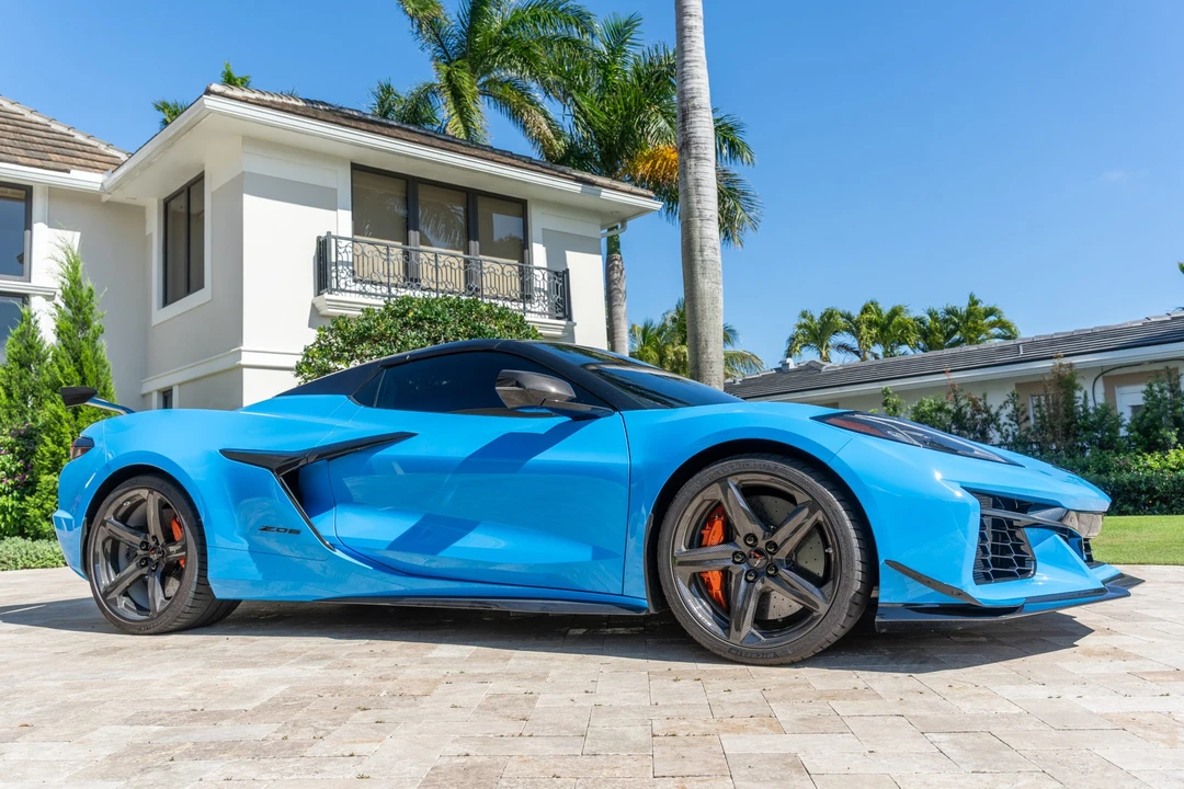 2025 Chevrolet Corvette C8 Z06 - Image 20 of 31