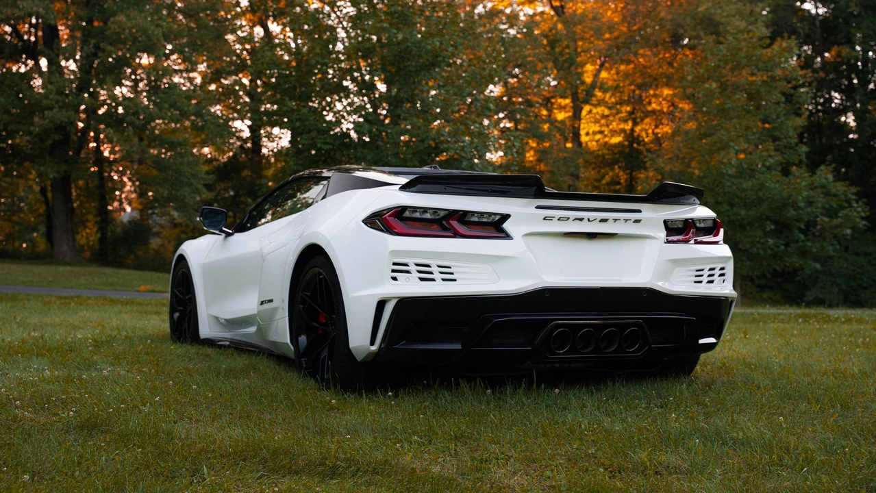 2025 Chevrolet Corvette C8 Z06 - Image 21 of 31