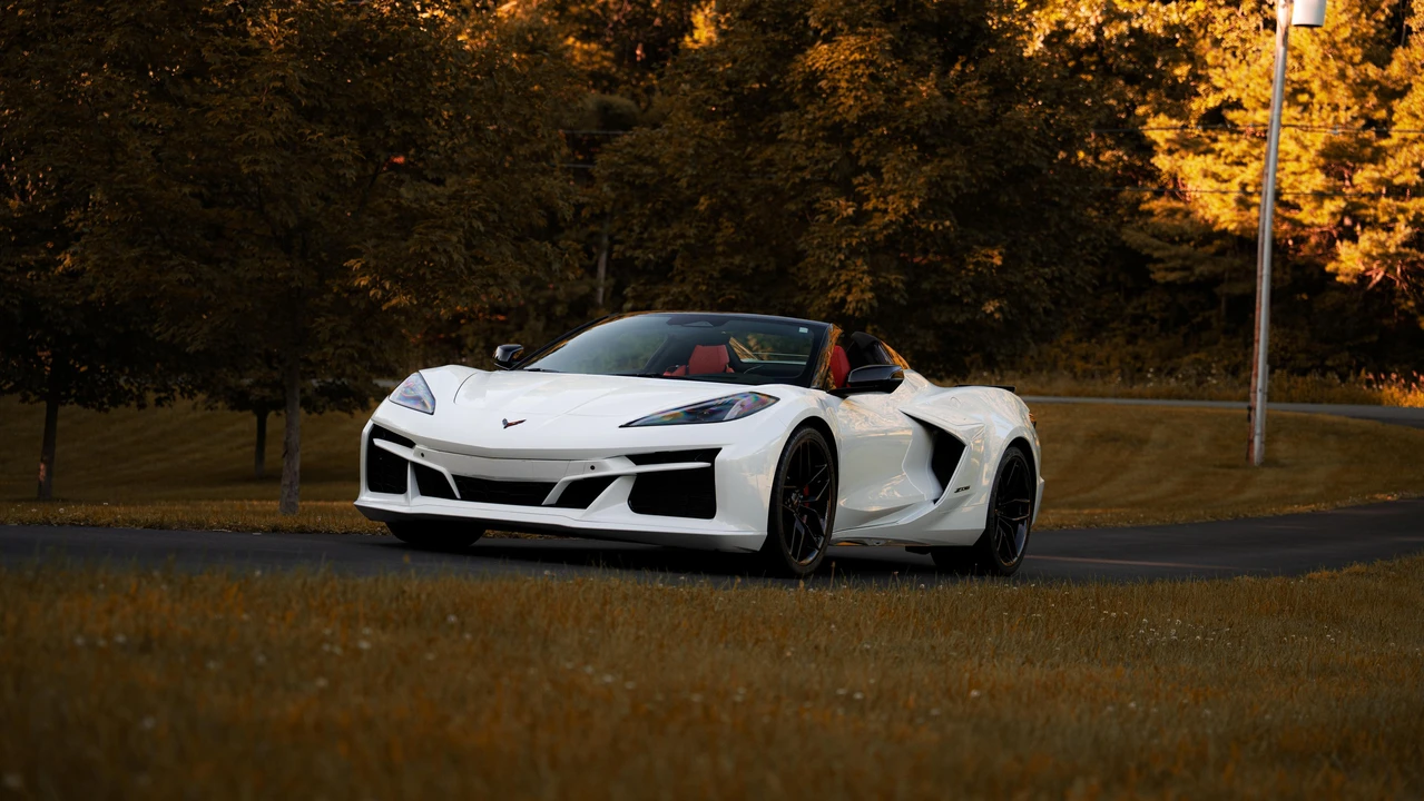 2025 Chevrolet Corvette C8 Z06 - Image 6 of 31