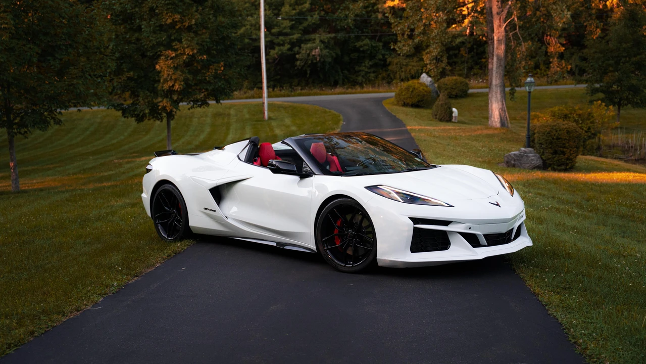 2025 Chevrolet Corvette C8 Z06 - Image 14 of 31