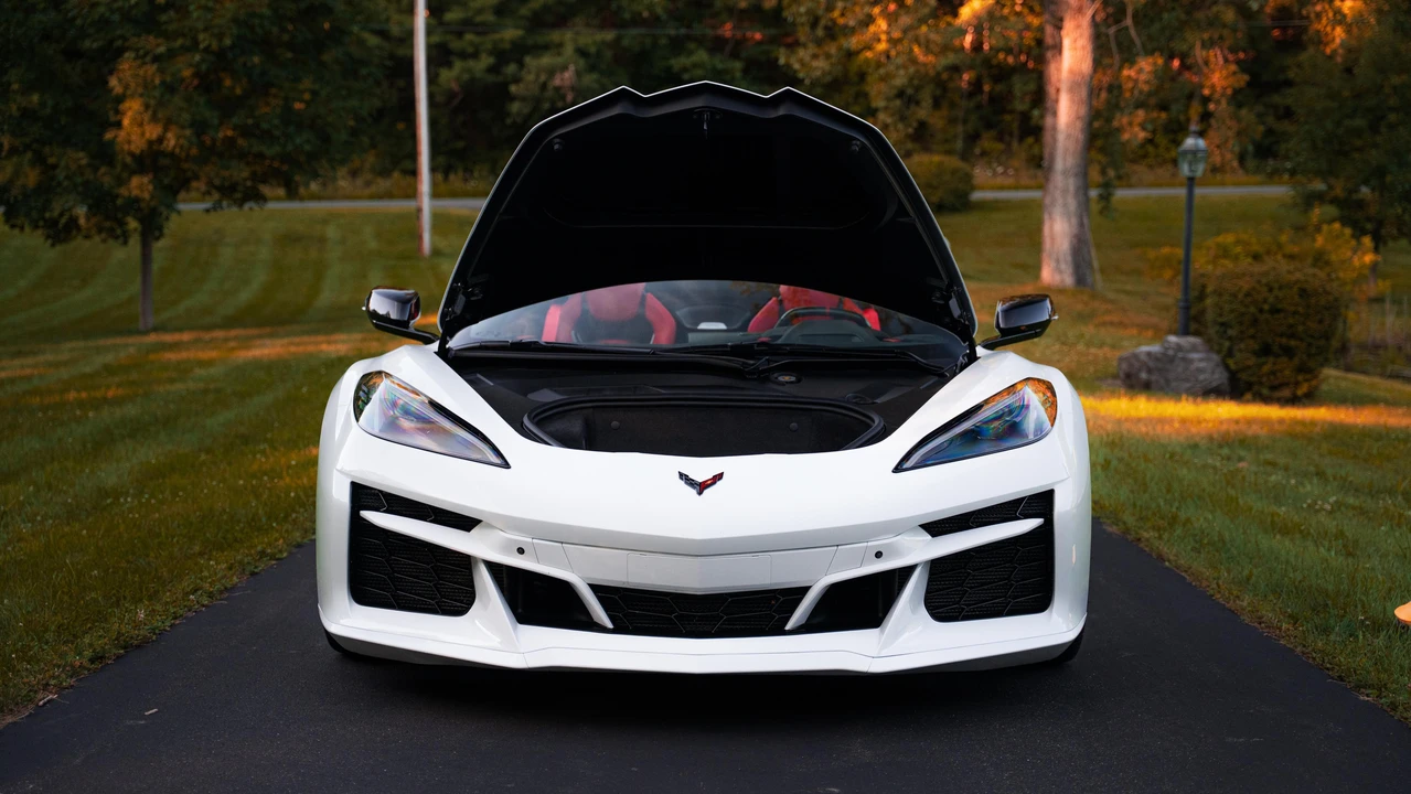 2025 Chevrolet Corvette C8 Z06 - Image 27 of 31