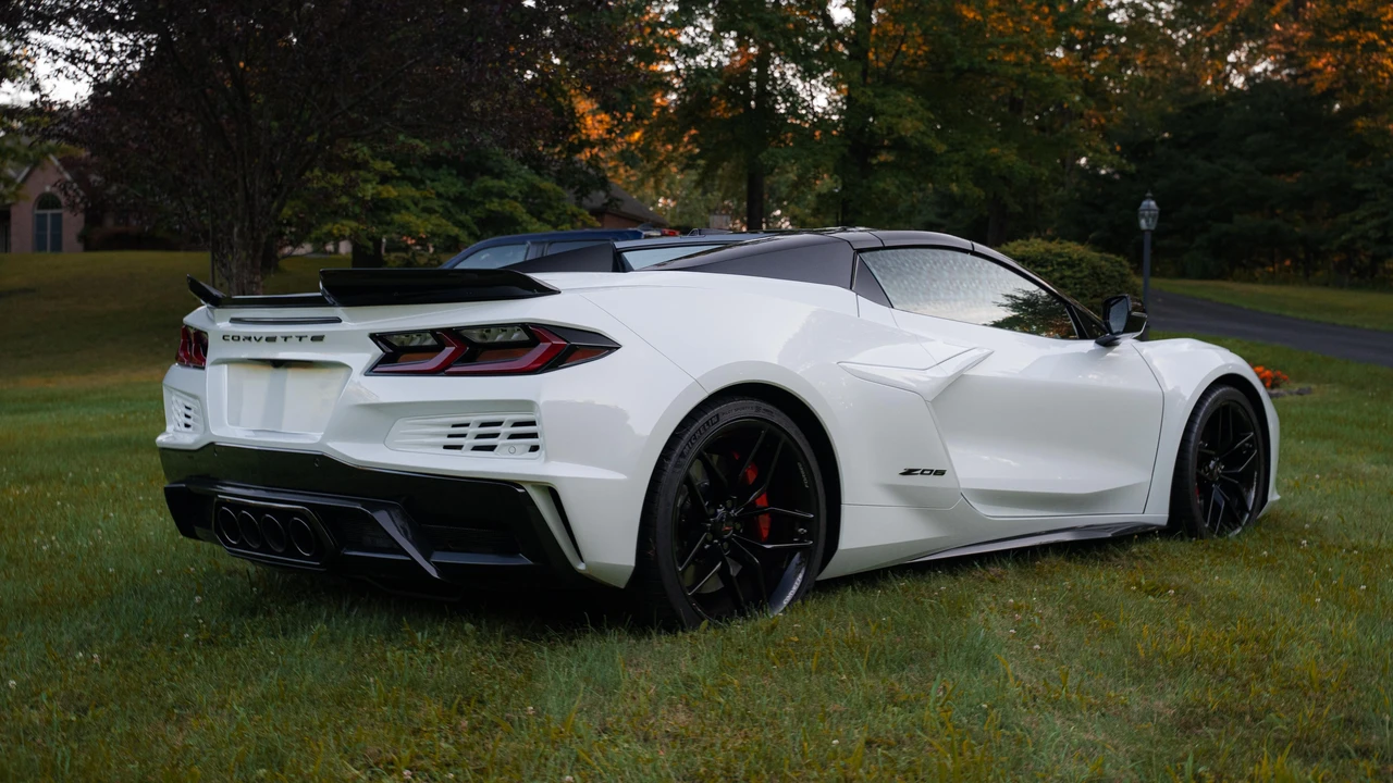 2025 Chevrolet Corvette C8 Z06 - Image 24 of 31