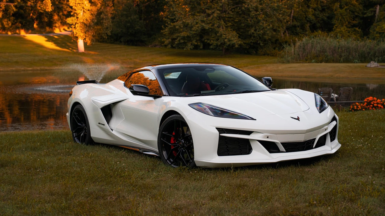 2025 Chevrolet Corvette C8 Z06 - Image 25 of 31