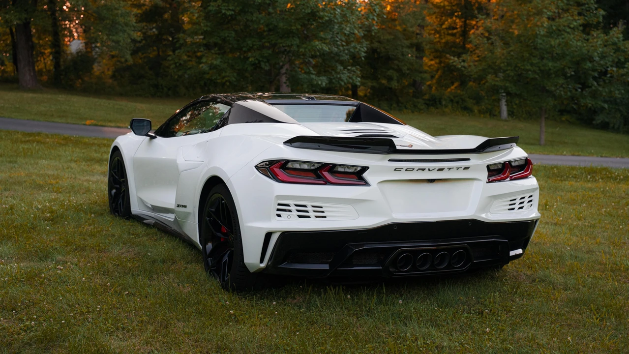 2025 Chevrolet Corvette C8 Z06 - Image 22 of 31