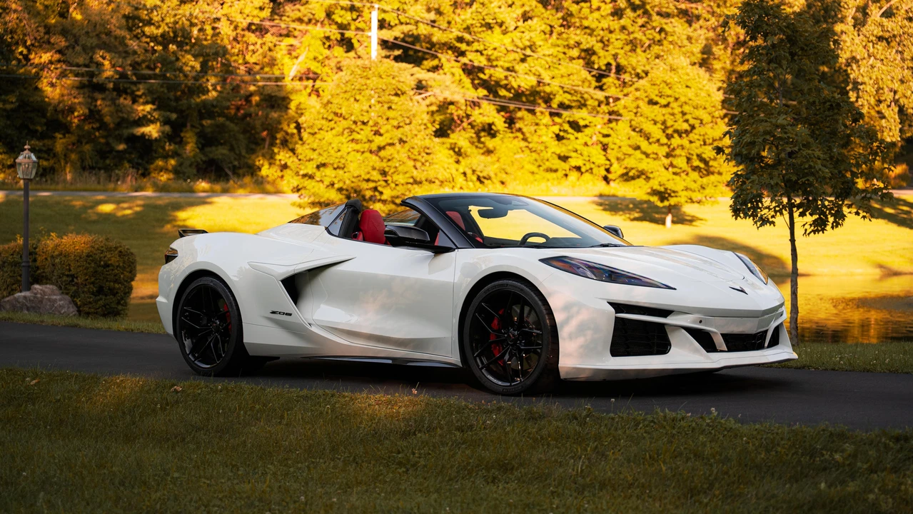 2025 Chevrolet Corvette C8 Z06 - Image 12 of 31