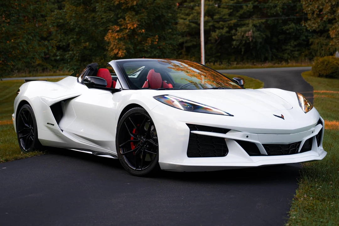 2025 Chevrolet Corvette C8 Z06 - Image 15 of 31