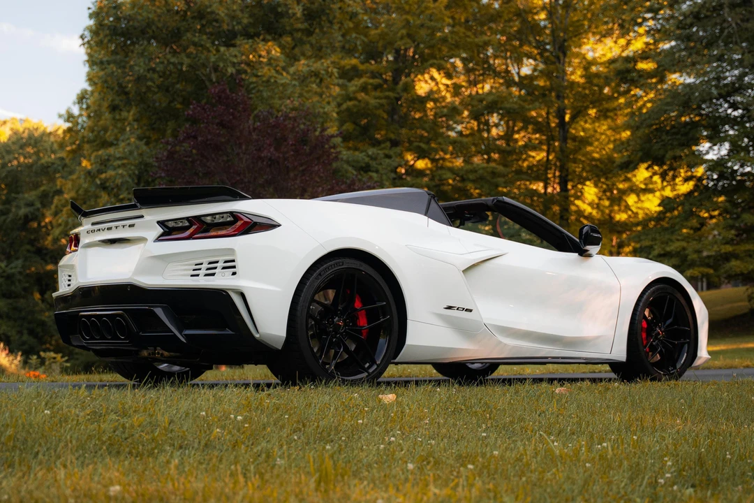 2025 Chevrolet Corvette C8 Z06 - Image 4 of 31