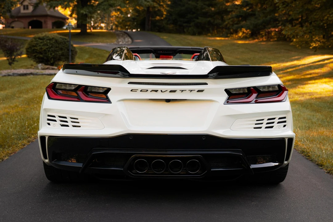 2025 Chevrolet Corvette C8 Z06 - Image 5 of 31