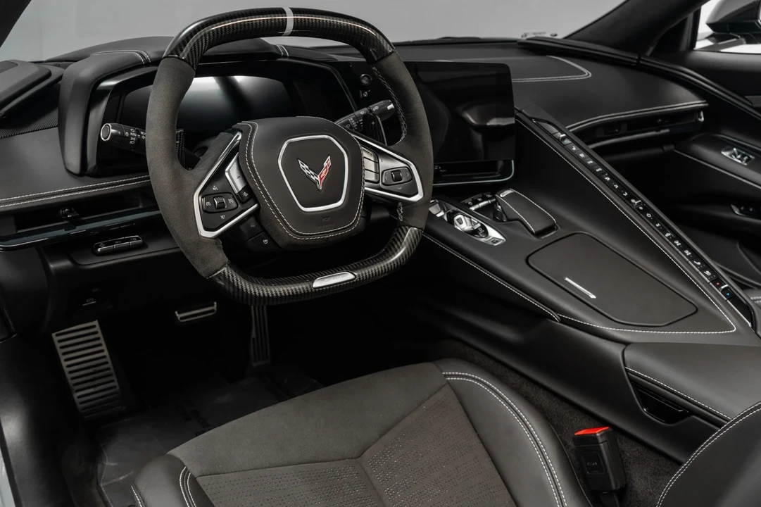 2025 Chevrolet Corvette C8 Z06 - Image 13 of 21