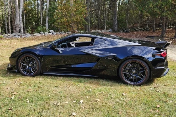2025 Chevrolet Corvette C8 Z06 - Image 3 of 7