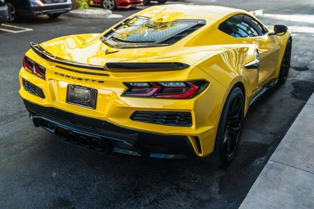 2025 Chevrolet Corvette C8 Z06 - Image 14 of 31