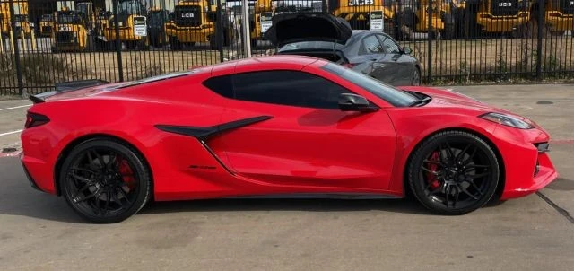 2025 Chevrolet Corvette C8 Z06 - Image 8 of 16