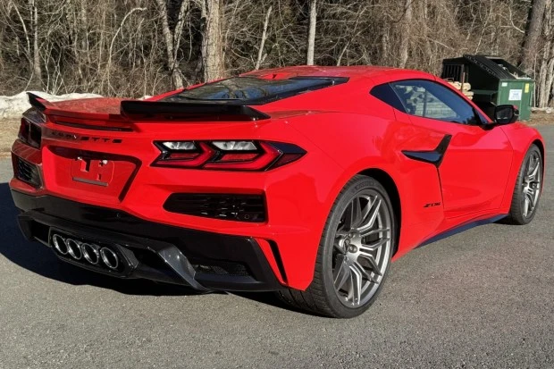 2025 Chevrolet Corvette C8 Z06 - Image 2 of 8