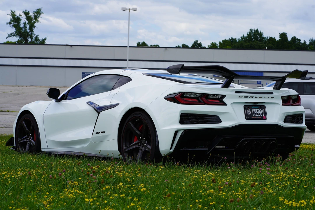 2025 Chevrolet Corvette C8 Z06 - Image 4 of 31