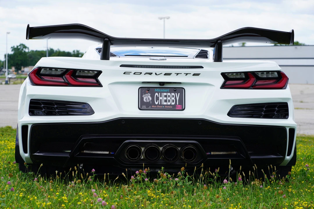 2025 Chevrolet Corvette C8 Z06 - Image 7 of 31
