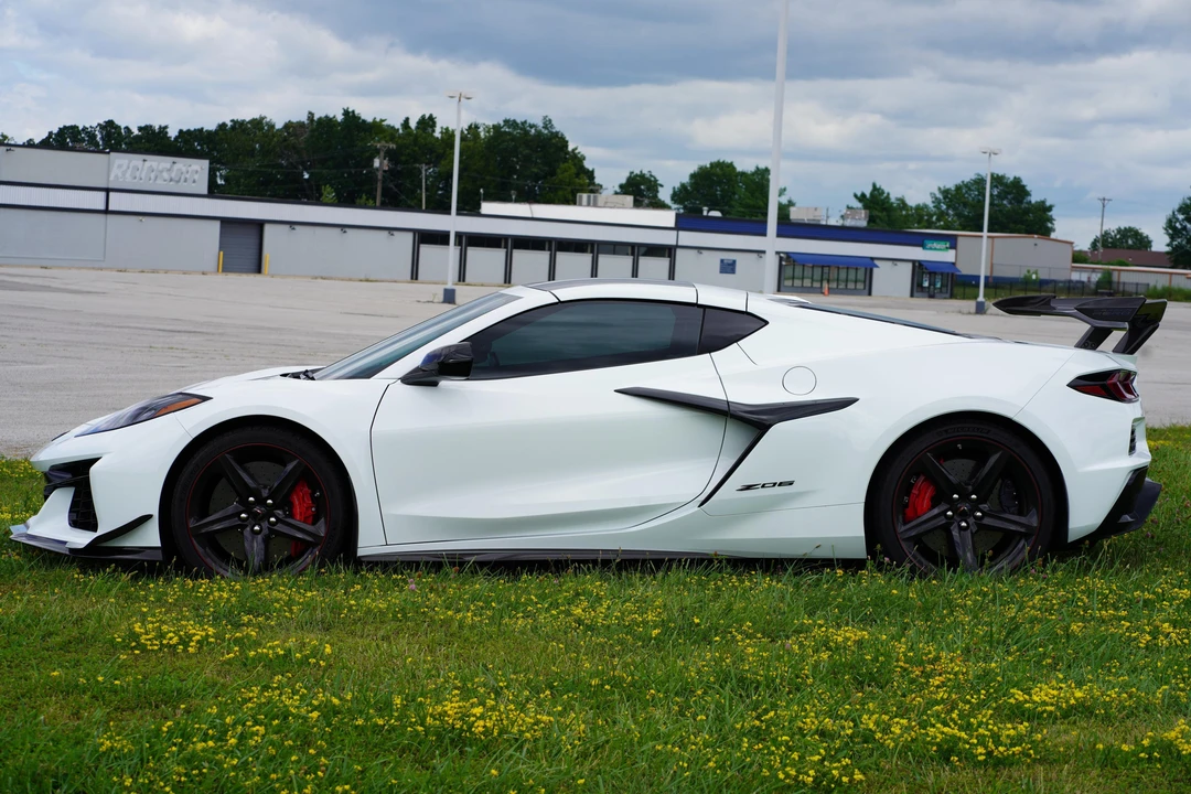 2025 Chevrolet Corvette C8 Z06 - Image 3 of 31